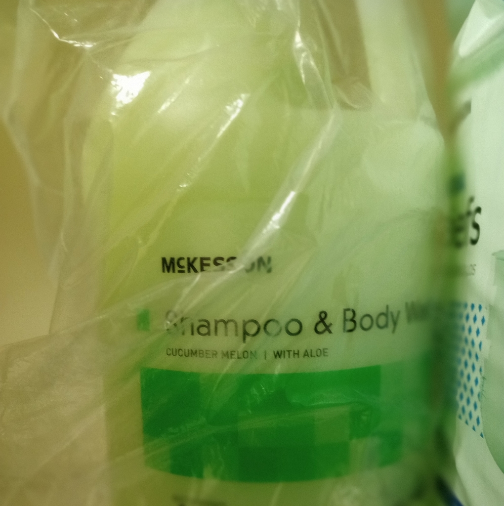 1 gallon green Body wash